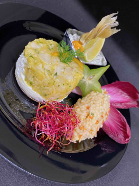 Assiette de Saint-jacques façon tartare et salades océanes